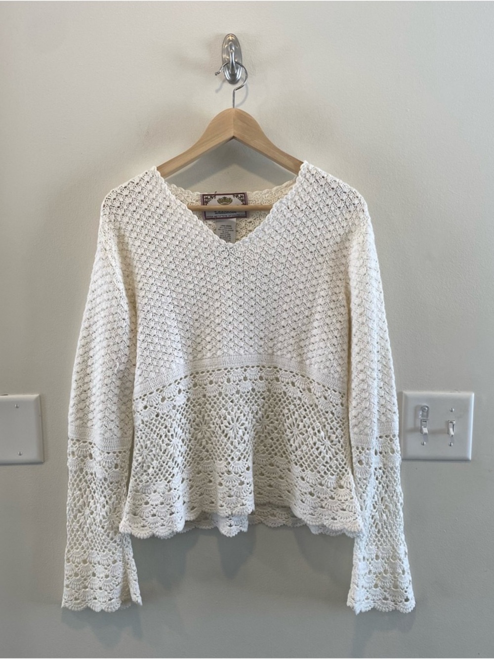 Vintage tiara international chrochet sweater women’s sz L boho bell sleeves